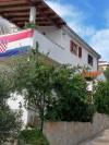 Apartments Goran - close to the sea & parking space: Croatia - Dalmatia - Island Solta - Necujam - apartment #6088 Picture 13