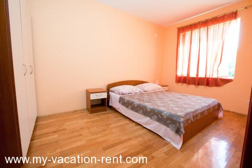 Apartments 2 BEDROOMS APARTMAN Croatia - Dalmatia - Zadar - Bibinje - apartment #1117 Picture 3