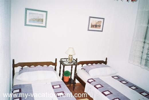 Apartments Lidija Croatia - Dalmatia - Island Ciovo - Okrug Donji - apartment #1169 Picture 8