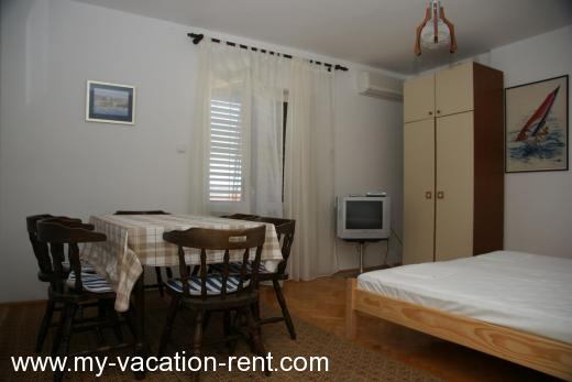 Apartments Duvnjak Croatia - Dalmatia - Zadar - Biograd na Moru - apartment #121 Picture 3