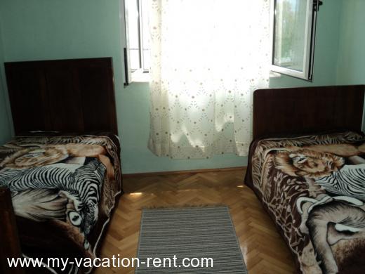 Apartments Apartman Beretin Croatia - Dalmatia - Split - Kastel Novi - apartment #1216 Picture 5