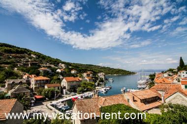 Apartments Marko - 10 m from sea: Croatia - Dalmatia - Island Solta - Stomorska - apartment #1262 Picture 3
