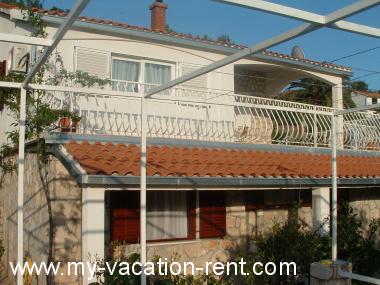 Apartments A&M - 30 m from beach: Croatia - Dalmatia - Island Solta - Stomorska - apartment #1266 Picture 2