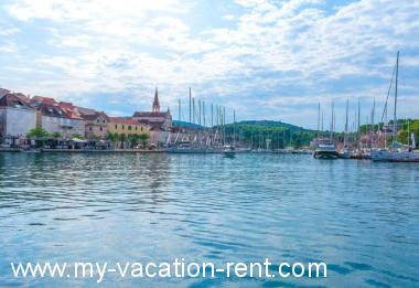 Apartments Mari - great location 30m from the sea: Croatia - Dalmatia - Island Brac - Milna (Brac) - apartment #1289 Picture 6