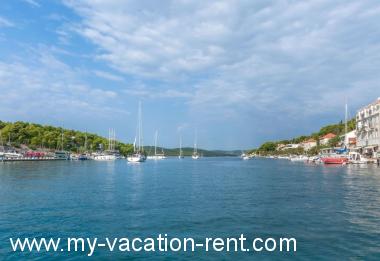 Apartments Mari - great location 30m from the sea: Croatia - Dalmatia - Island Brac - Milna (Brac) - apartment #1289 Picture 9