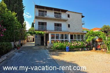 Apartments Mar - 50 m from beach: Croatia - Dalmatia - Island Brac - Sutivan - apartment #1310 Picture 1