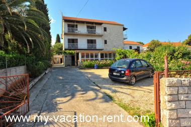 Apartments Mar - 50 m from beach: Croatia - Dalmatia - Island Brac - Sutivan - apartment #1310 Picture 3