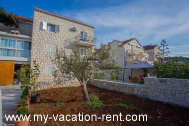 Apartments Mato - with parking : Croatia - Dalmatia - Island Brac - Sutivan - apartment #1311 Picture 3