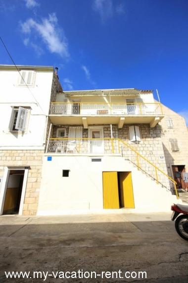 Apartments Mat - great location:  Croatia - Dalmatia - Island Vis - Vis - apartment #1367 Picture 1