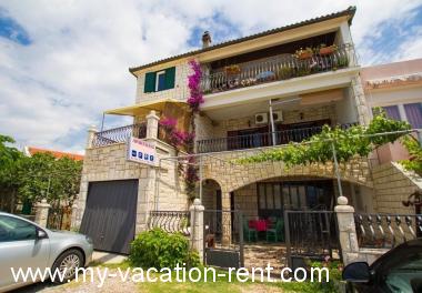 Apartments Juri - 60 m from sea: Croatia - Dalmatia - Hvar Island - Sucuraj - apartment #1374 Picture 3
