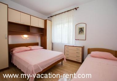 A8(3+1) Croatia - Dalmatia - Hvar Island - Sucuraj - apartment #1374 Picture 2