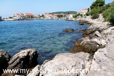 Guest rooms Mare - economy rooms: Croatia - Dalmatia - Hvar Island - Sucuraj - guest room #1376 Picture 15