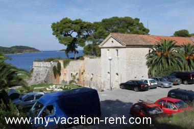 Apartments Zoki - great location close to the sea: Croatia - Dalmatia - Island Vis - Vis - apartment #1386 Picture 8