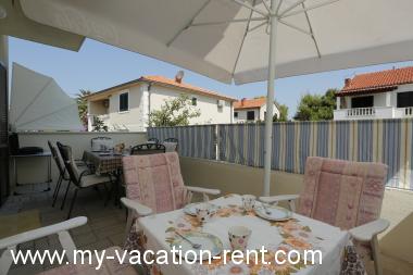 Apartments Mira - 50 m from beach: Croatia - Dalmatia - Island Brac - Supetar - apartment #1392 Picture 1