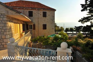 Apartments Piv - 10 m from beach: Croatia - Dalmatia - Island Brac - Sutivan - apartment #1409 Picture 2