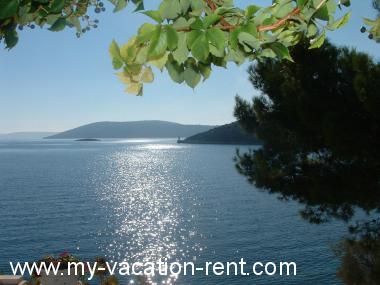 Apartments Tonka - 10 m from beach Croatia - Dalmatia - Trogir - Vinisce - apartment #1473 Picture 4