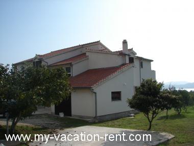 Apartments Damir - on the sea side :  Croatia - Dalmatia - Sibenik - Tribunj - apartment #1535 Picture 2