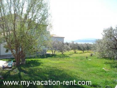 Apartments Damir - on the sea side :  Croatia - Dalmatia - Sibenik - Tribunj - apartment #1535 Picture 5