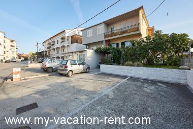 Apartments Ivanka - 200 m from sea: Croatia - Dalmatia - Trogir - Trogir - apartment #1536 Picture 3