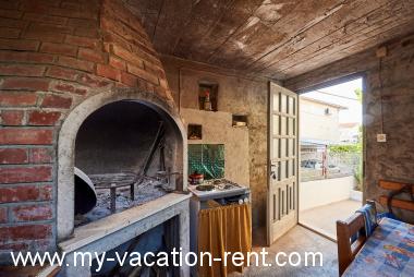 Apartments Ivanka - 200 m from sea: Croatia - Dalmatia - Trogir - Trogir - apartment #1536 Picture 4
