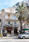 Apartments Toma - 200 m from beach: Croatia - Dalmatia - Split - Omis - apartment #1606 Picture 7