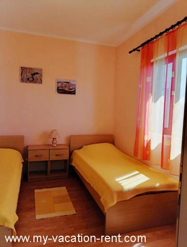 A3(4) Croatia - Dalmatia - Island Solta - Maslinica - apartment #1957 Picture 5
