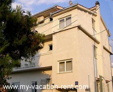 Appartementen Stipan - 80 m from sea :  Kroatië - Dalmatië - Eiland Ciovo - Slatine - appartement #1966 Afbeelding 1