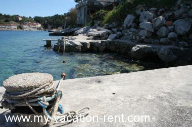 Apartments Ivo - 20m from the sea: Croatia - Dalmatia - Korcula Island - Racisce - apartment #2215 Picture 4