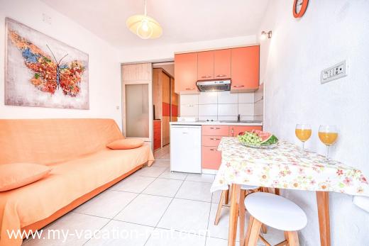 Apartments Apartments ''Villa Gracin'' Croatia - Dalmatia - Island Brac - Povlja - apartment #224 Picture 7