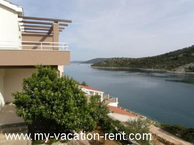 Appartement Vinisce Trogir Dalmatië Kroatië #3076