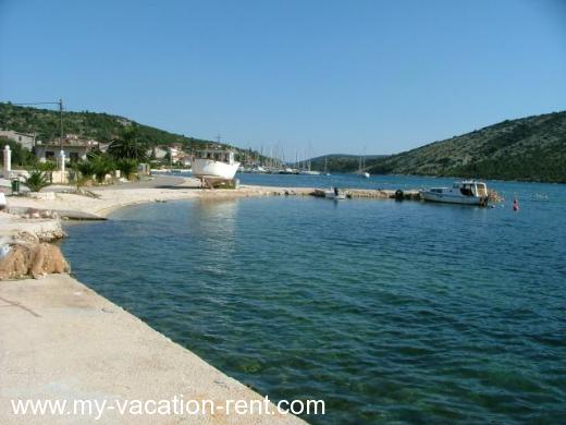 Ferienwohnungen Holiday house Kroatien - Dalmatien - Trogir - vinisce - ferienwohnung #319 Bild 4