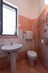 Apartments Din - 40 m from sea: A3(2+1)