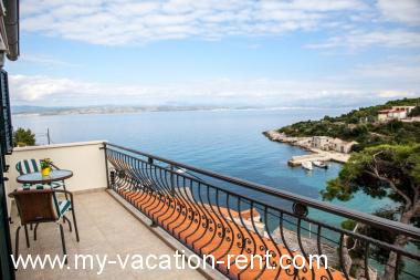 Apartment Cove Donja Krusica (Donje selo) Island Solta Dalmatia Croatia #4025