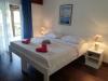 A3(4) Croatia - Dalmatia - Island Solta - Cove Banje (Rogac) - apartment #4050 Picture 8