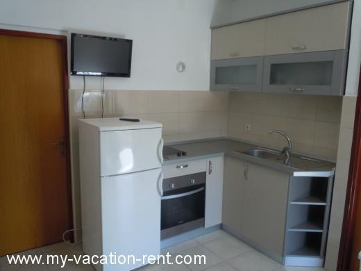 Apartma (2+1) Croatia - Dalmatia - Island Pasman - Tkon - apartment #5985 Picture 2