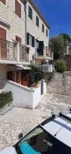 Apartments Ivano - 90m to the beach: Croatia - Dalmatia - Island Brac - Splitska - apartment #6348 Picture 5