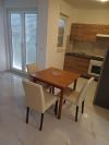 A1(3+1) Croatia - Dalmatia - Makarska - Makarska - apartment #6445 Picture 9