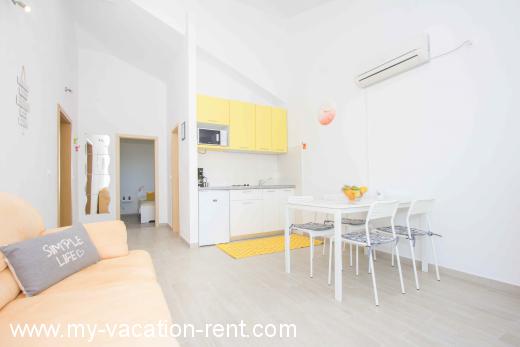 Apartments Leo Croatia - Dalmatia - Island Solta - Stomorska - apartment #653 Picture 18