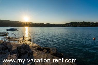 Apartments Angie - terrace with sea view: Croatia - Dalmatia - Island Solta - Necujam - apartment #6765 Picture 7