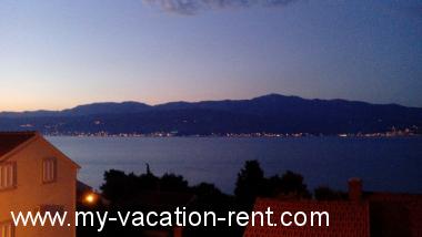Apartments Soni - with barbecue; Croatia - Dalmatia - Island Brac - Postira - apartment #6773 Picture 4