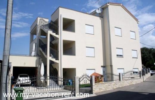 Apartments Barbara Croatia - Dalmatia - Zadar - Pakostane - apartment #692 Picture 1