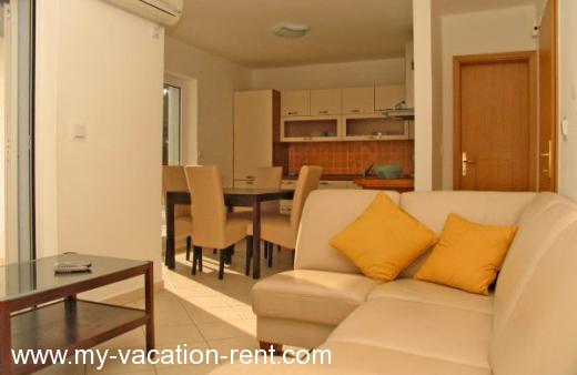 Apartments in Perna, Nr Orebic, Peljesac Peninsula Croatia - Dalmatia - Dubrovnik - Perna, Orebic - apartment #694 Picture 3
