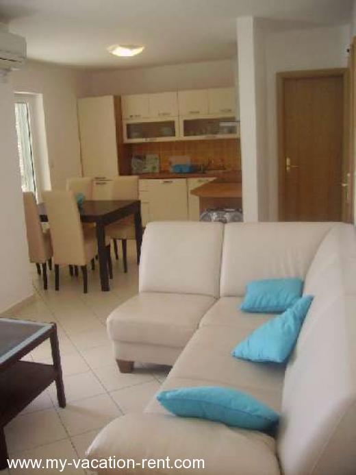 Apartments in Perna, Nr Orebic, Peljesac Peninsula Croatia - Dalmatia - Dubrovnik - Perna, Orebic - apartment #694 Picture 4