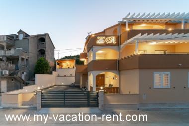 Apartments Lux 1 - with pool: Croatia - Dalmatia - Trogir - Marina - apartment #7105 Picture 4
