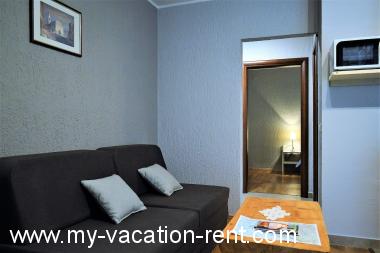 A3 Vera(2+1) Croatia - Istria - Porec - Porec - apartment #7208 Picture 9