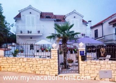 Apartment Sutivan Island Brac Dalmatia Croatia #7233