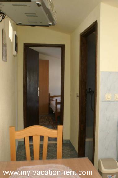 A2(2+2) Croatia - Dalmatia - Trogir - Sevid - apartment #7290 Picture 4