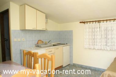 A2(2+2) Croatia - Dalmatia - Trogir - Sevid - apartment #7290 Picture 5