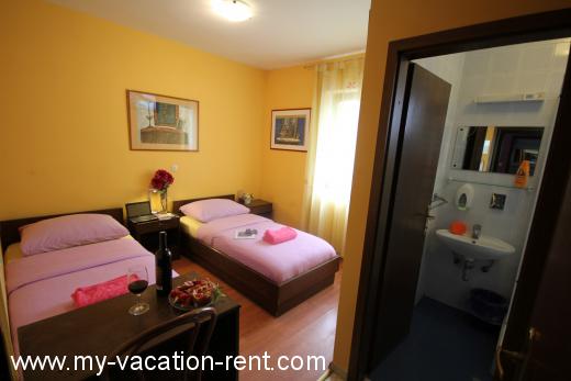 Guest rooms MICIKA Croatia - Dalmatia - Dubrovnik - Dubrovnik - guest room #733 Picture 2