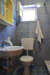 Apartmani Rina-next to the beach with free parking: A1(2+2)
